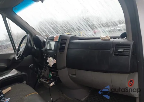 2013 Mercedes-Benz Sprinter 2500 Normal Roof из США, поврежденный, VIN WD3PE7CCXD5796080